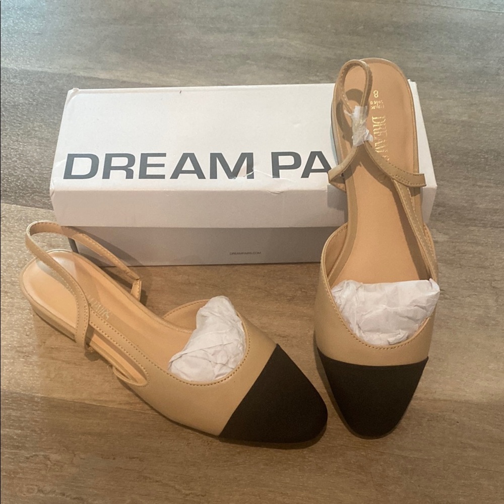 Dream Pairs Women's Tan and Black Flats